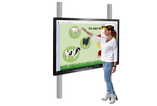 Dotykový displej 55'' na pylonech