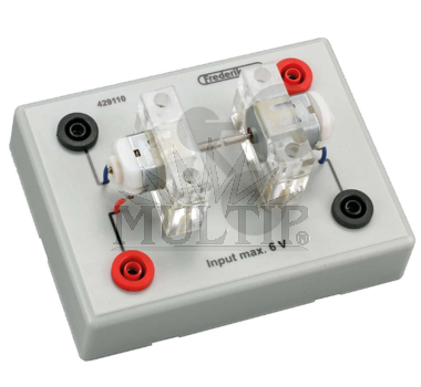 Pár motor a generátor v držáku